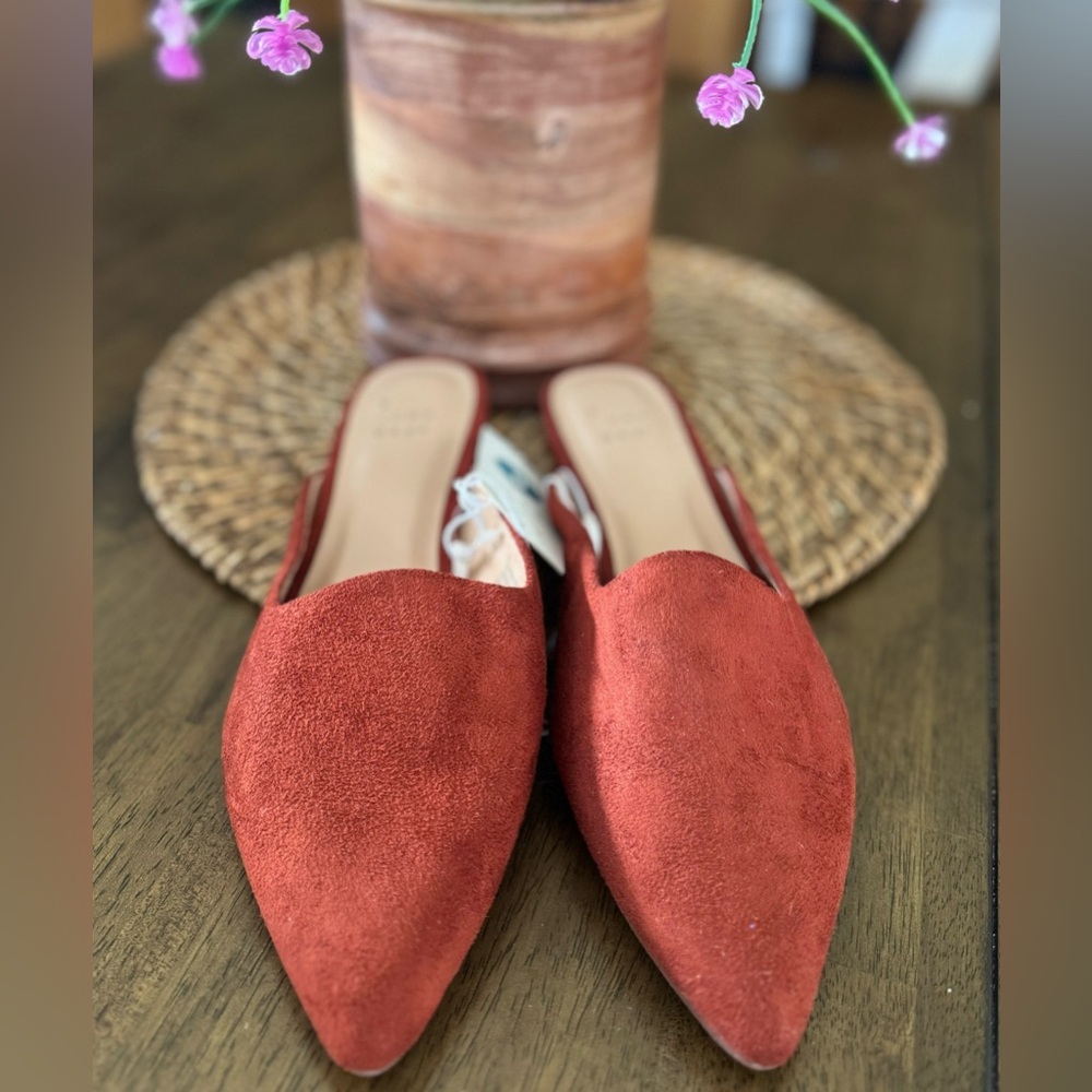 BRAND NEW! Target mules - Picture 5 of 5